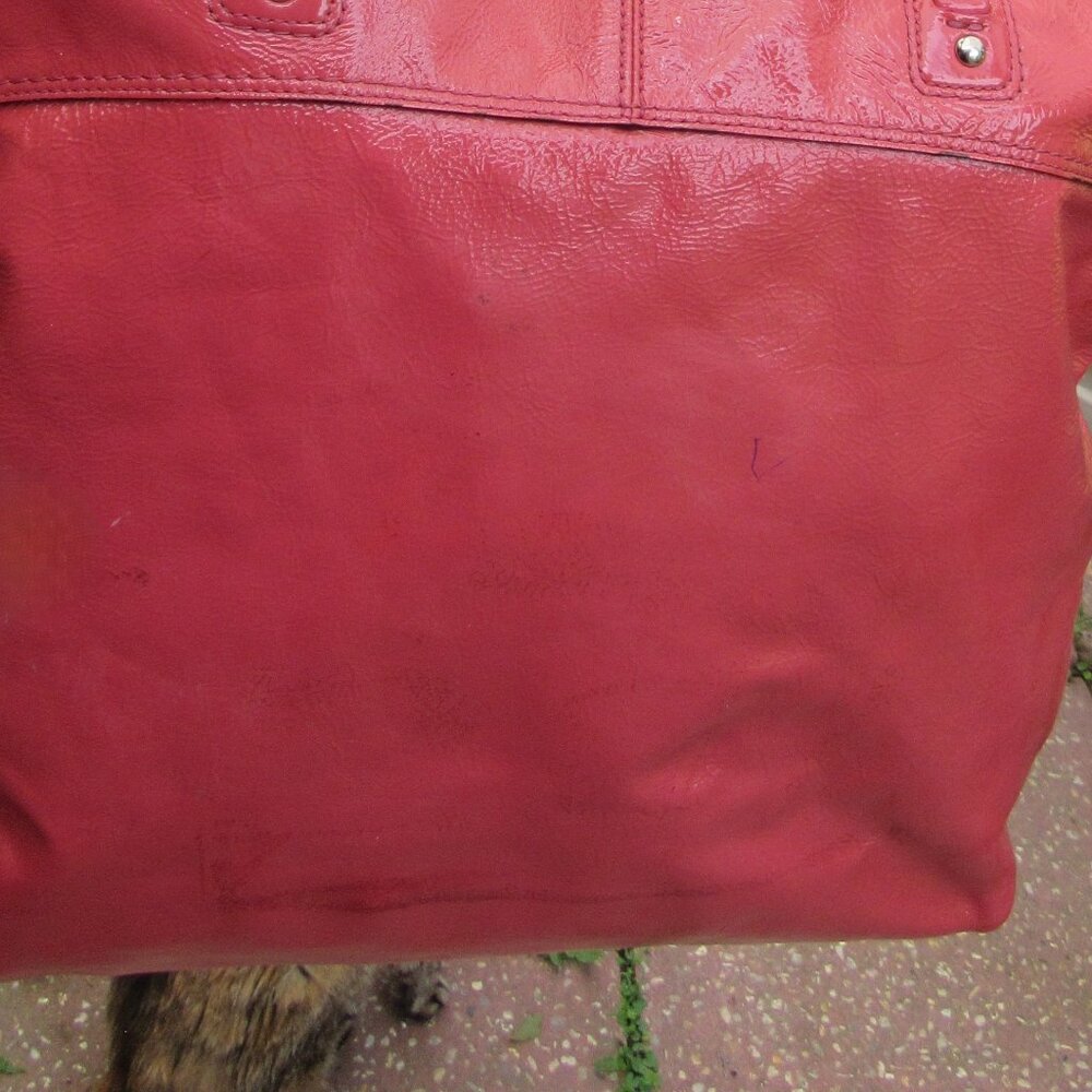 Red Leather Tote Bag with Embossed Logo Detail (FREE BEAUTY GIFT INCLUDED) - Picture 3 of 13